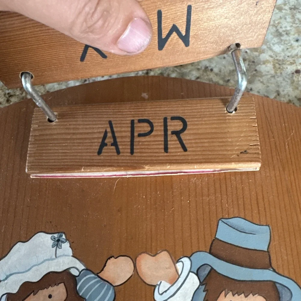 Perpetual Calendar Wood Cottage Core Granny Core Amish Man Woman Vintage READ